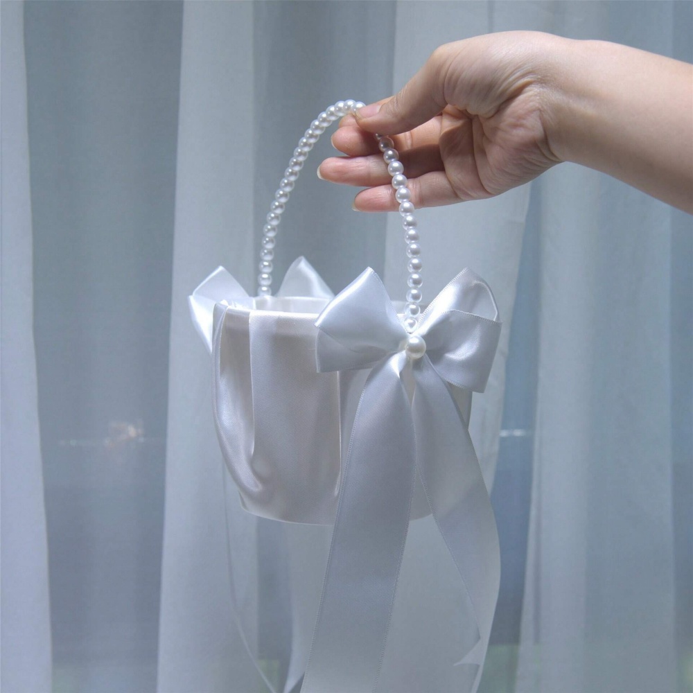 سلة زهور بيضاء من الساتان مزين - مراجعة Gardening Tools Girls وسعره